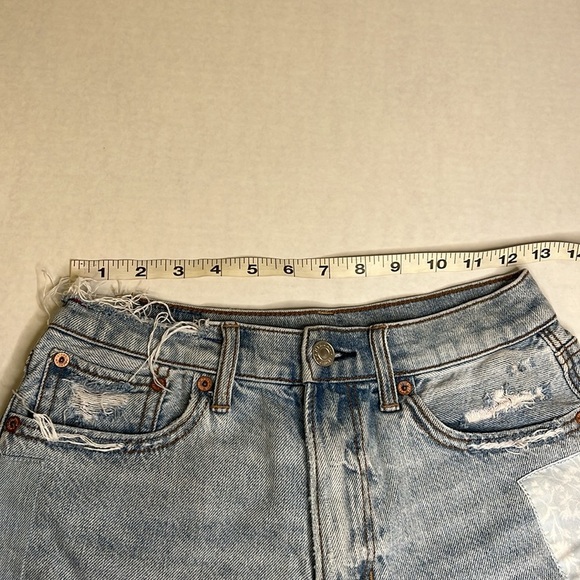 AE PRIDE 90’s BOYFRIEND SHORTS 2 - Picture 15 of 16